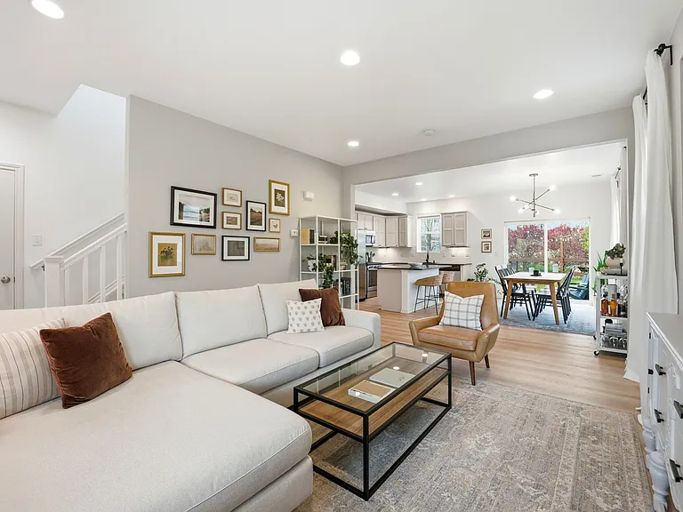 409 Noquet Ct — Photo 12