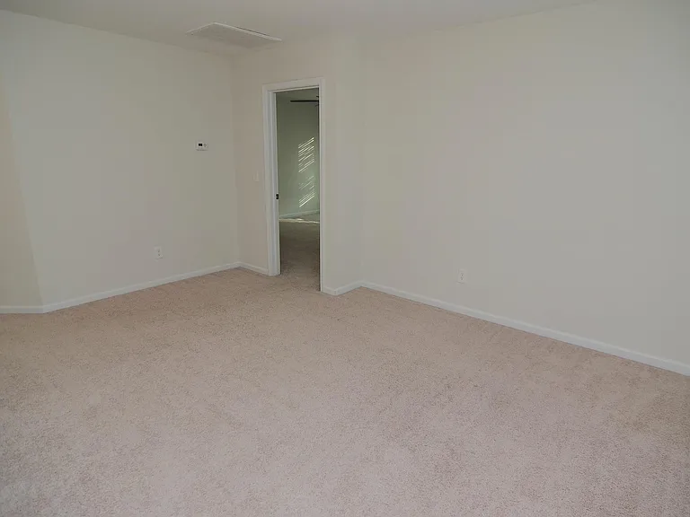 194 Bonhomme Cir — Photo 14