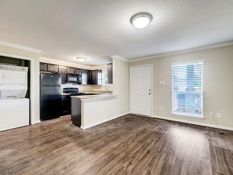 Timbergrove — Photo 4