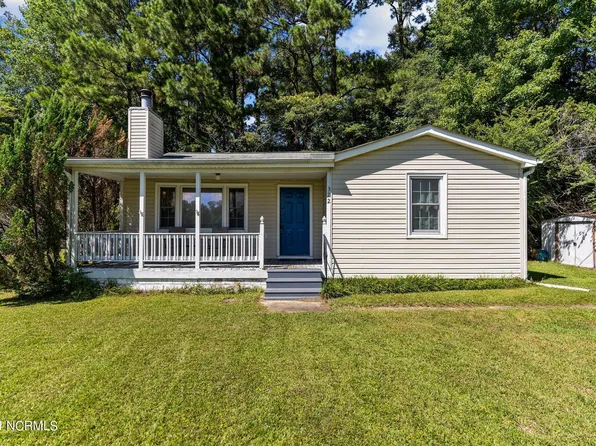 322 E Wallace Street, Burgaw, NC 28425