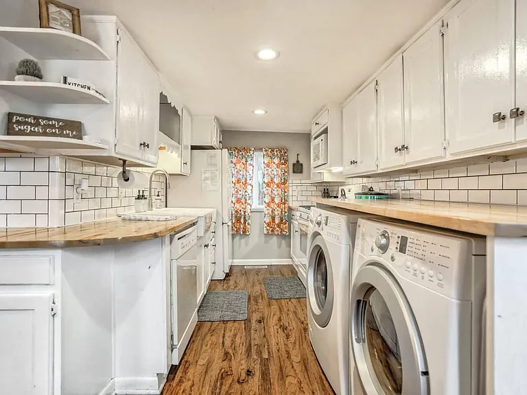 815 E Cache La Poudre St #A — Photo 28