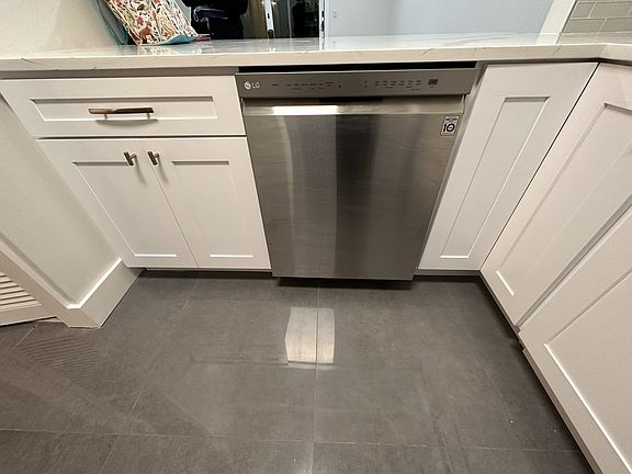 4th image of 52 Grant Ave Suite 1