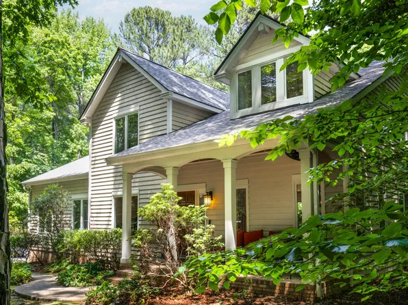 574 Chatham Dr, Chapel Hill, NC 27516