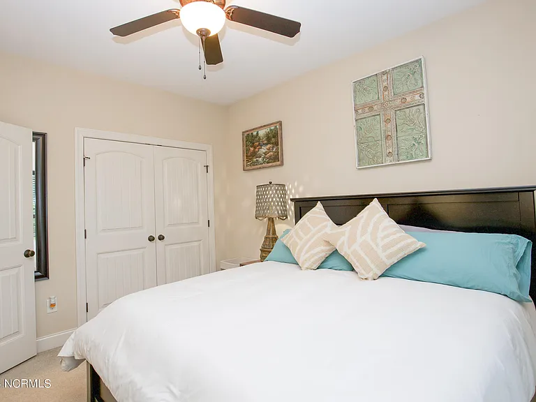 237 Rothbury Dr — Photo 41