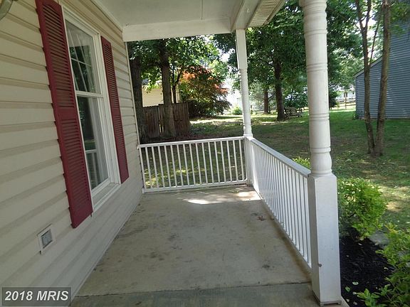 Exterior (Front) FRONT PORCH