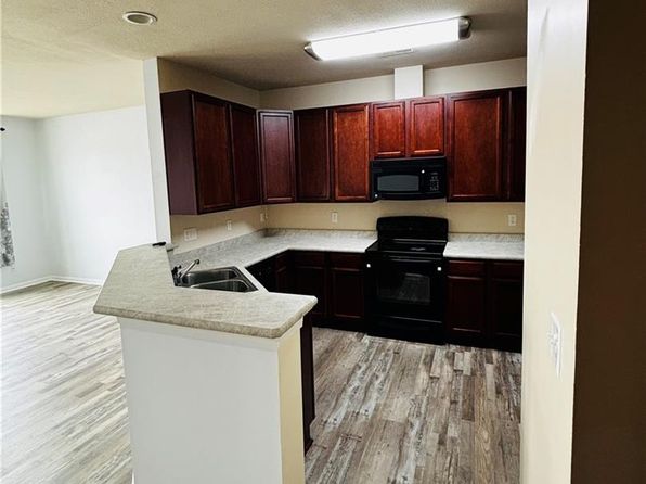 205 Monticello Ct, Smithfield, VA 23430