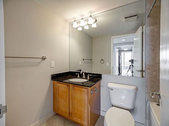 5th image of 3320 Spinnaker Ln Unit 14/4C