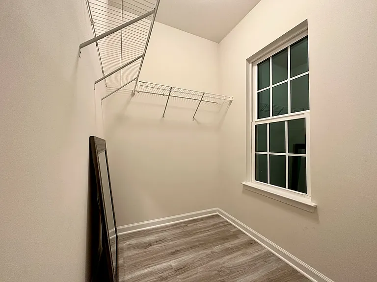 owner walk-in closet2