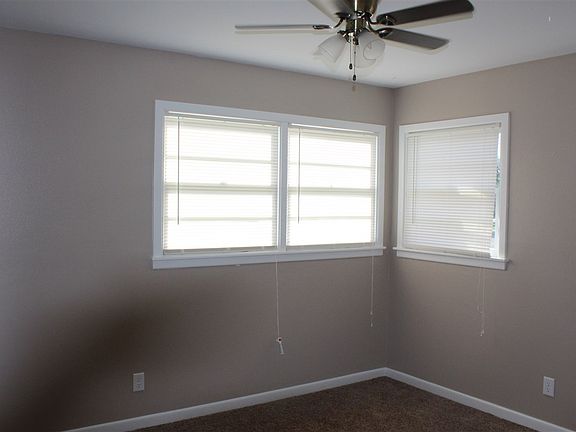 4th image of 123 Beach St