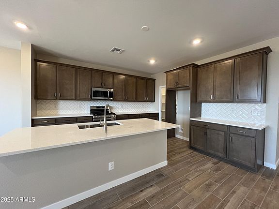 4th image of 17493 W FULTON Street