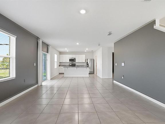 3rd image of 531 Lazio Cir