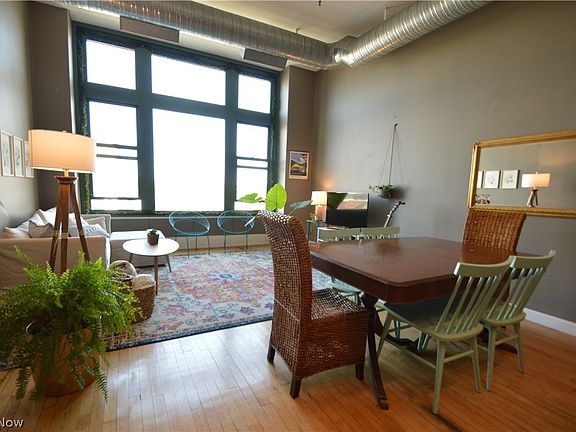 3rd image of 1951 W 25th St #309