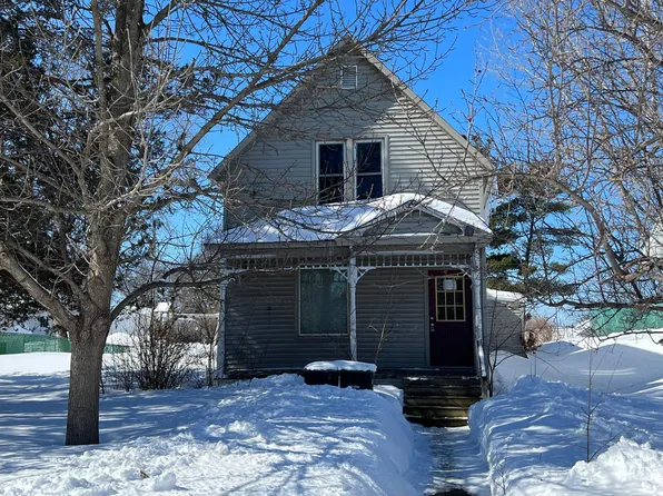 731 9th St NE, Little Falls, MN 56345