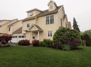 17 Lenox Ave, Norwalk, CT 06854