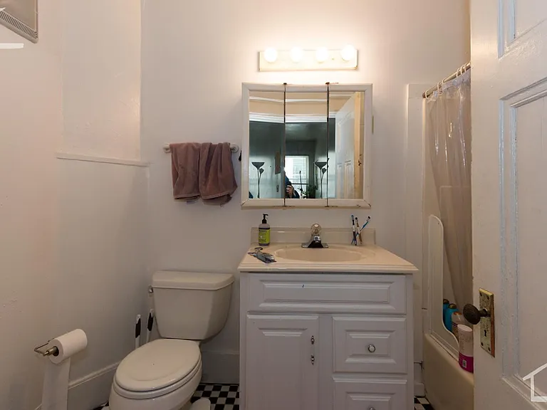 11 Ashford St #2 — Photo 6