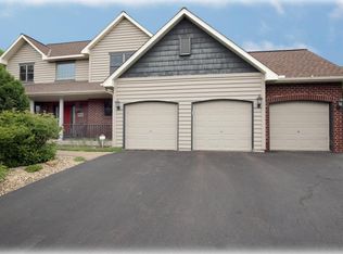 9142 Gladstone Cir N, Maple Grove, MN 55311