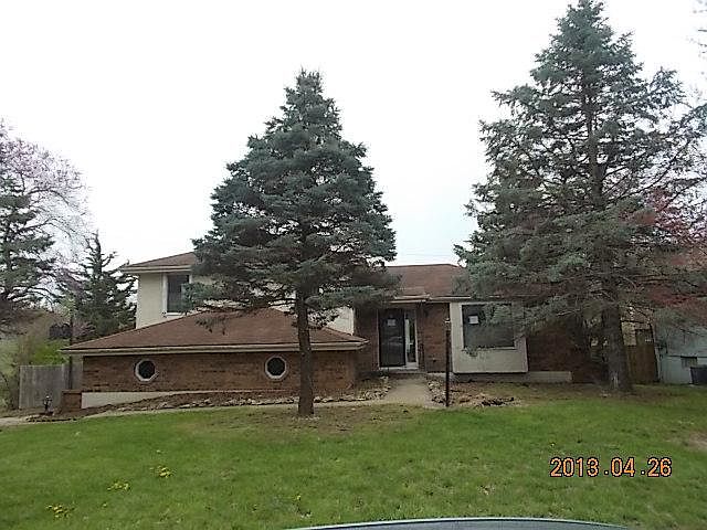 1st image of 928 E Locust Dr