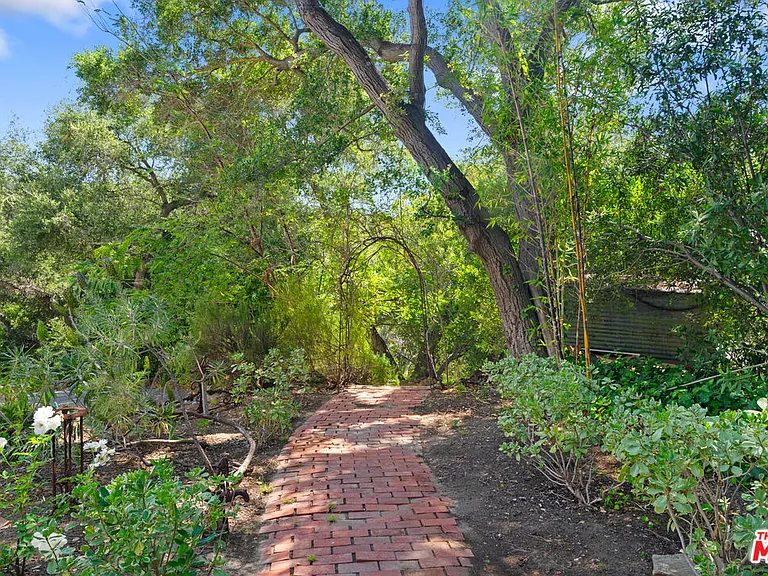 20912 Fontaine Rd — Photo 41