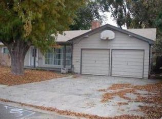 808 Trinity St, Manteca, CA 95336