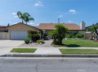 949 S Peregrine Pl, Anaheim, CA 92806