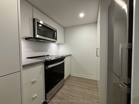 2nd image of 500 Wilson Ave #415
