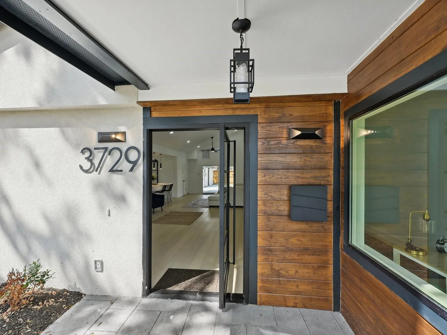 3 bed, 3.5 bath, 2554 sqft, $5,000 — Photo 3