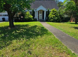 305 Patton St, Morganton, NC 28655