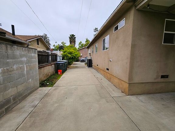 4th image of 122 S Craig Ave #3