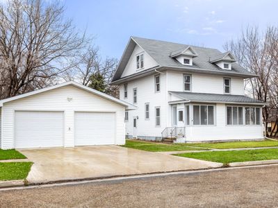 1005 Lenham Ave SE, Cooperstown, ND, 58425