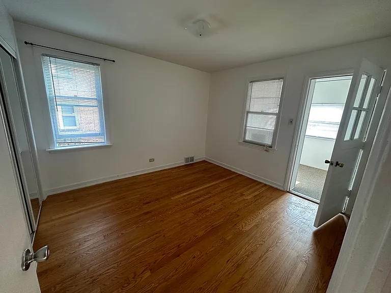 9040 Lamon Ave #1A — Photo 2