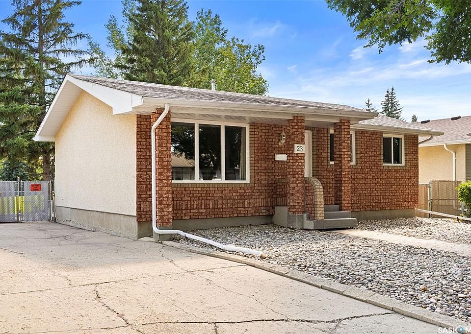 1st image of 23 Price CRESCENT