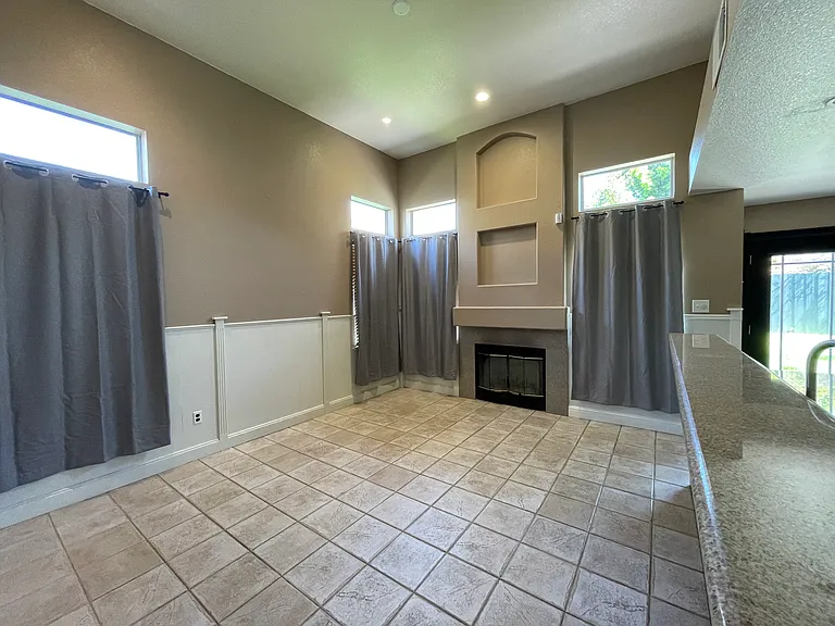 8255 Point Arena Ct — Photo 8