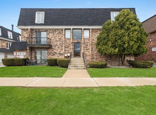 9830 S Sayre Ave #6, Chicago Ridge, IL 60415