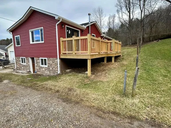 101 Park St, Sophia, WV 25921