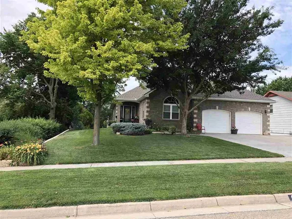 619 Birch St, Wakefield, KS 67487
