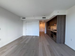 5212 Cambie St #408, Vancouver, BC V6B2N4