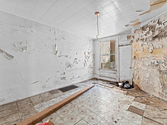 5th image of 2314 Perrysville Ave