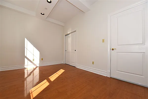 Rented by Keller Williams NYC | media 16