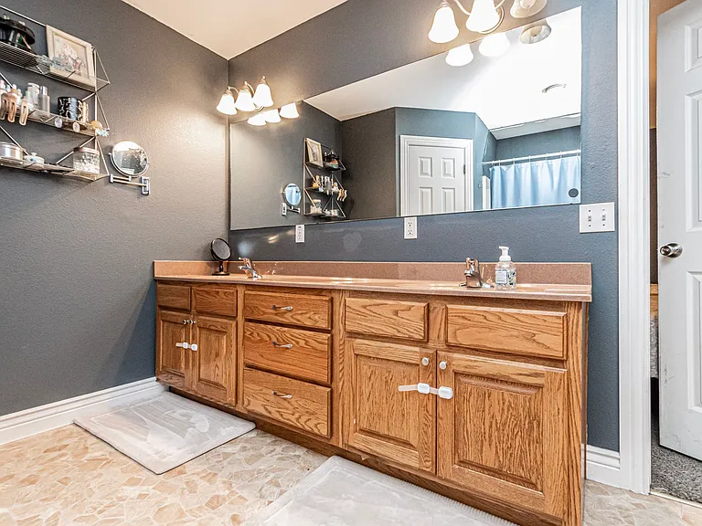 1531 N Clay St — Photo 24