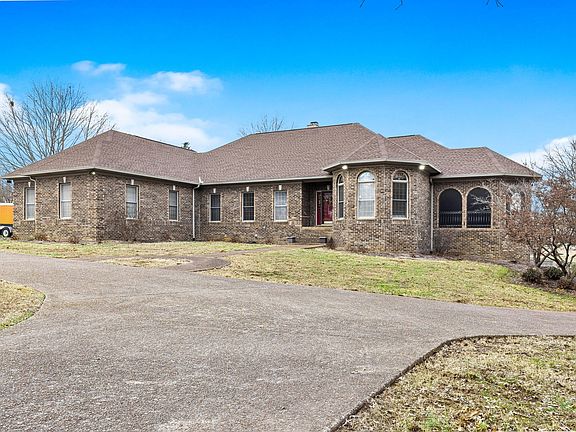 2nd image of 1069 Windsor Dr