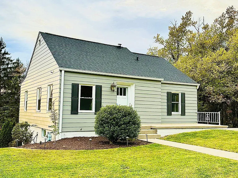 481 Kiwanis Ave — Photo 1