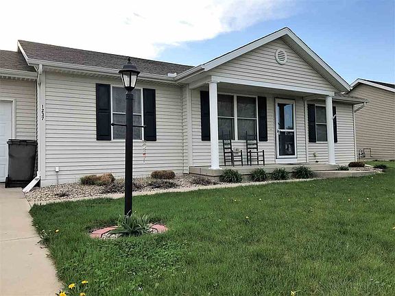 3rd image of 1237 White Oak Dr