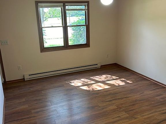 4th image of 1555 Windridge Pl #B