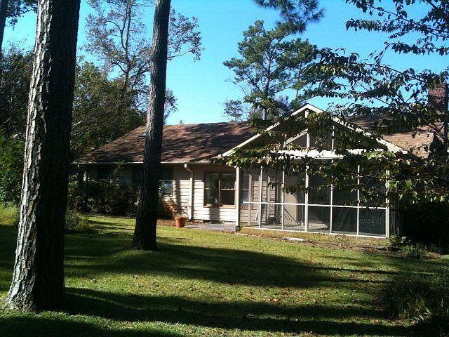 2nd image of 225 Ravenswood Rd