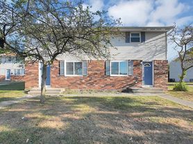 1598-1660 E 25th Ave