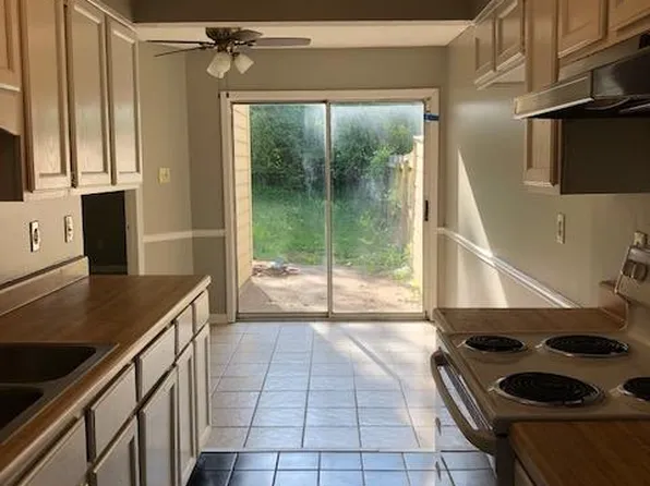 3734 Wax Myrtle Dr, Memphis, TN 38115