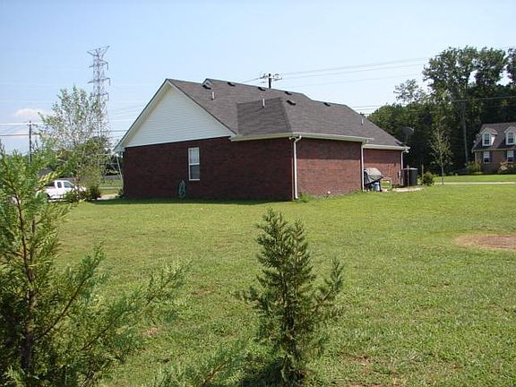 3rd image of 2907 Cliffside Dr