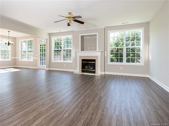 4th image of 2409 Portstewart Ln