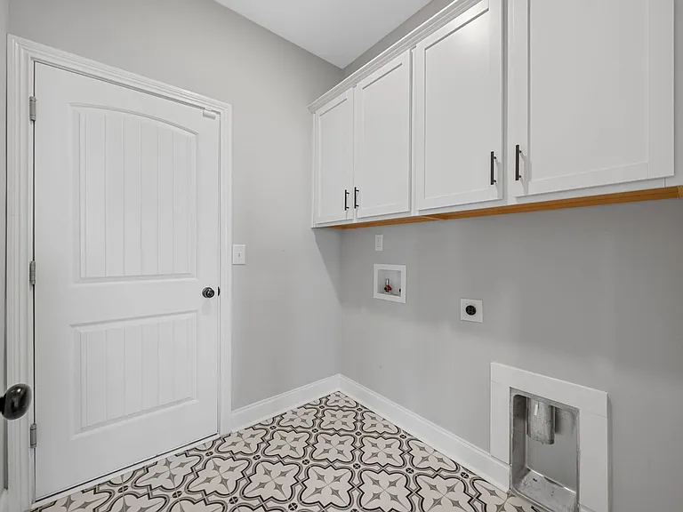 573 Bowden Dr — Photo 28