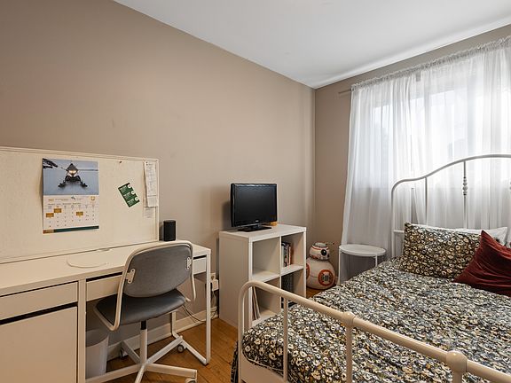 5th image of 78 Aylmer Ave #2